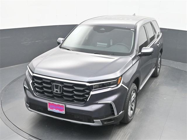 new 2025 Honda Pilot car, priced at $44,230