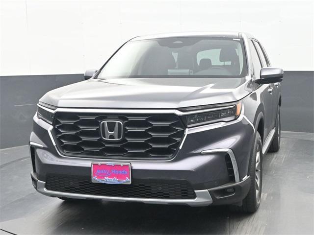 new 2025 Honda Pilot car, priced at $44,230