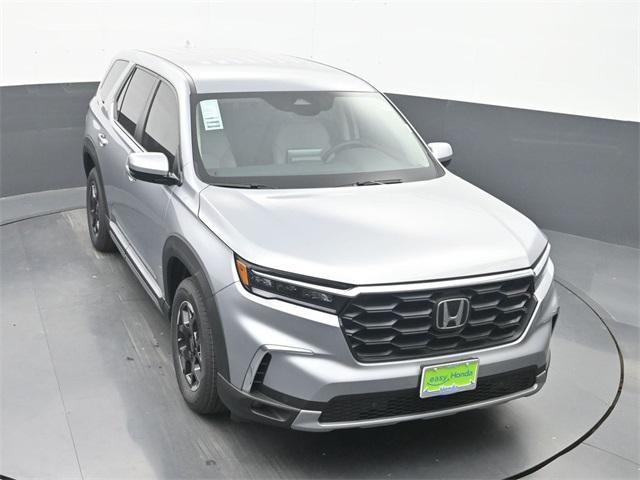 new 2025 Honda Pilot car, priced at $46,562