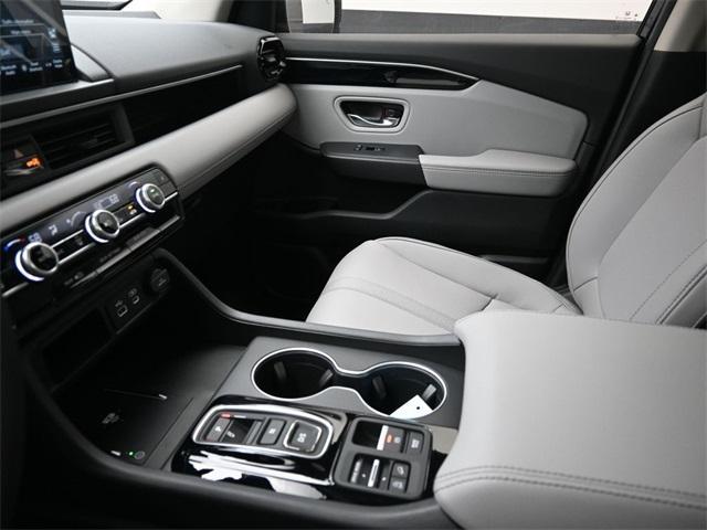 new 2025 Honda Pilot car, priced at $49,600