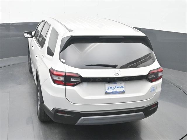 new 2025 Honda Pilot car, priced at $43,955