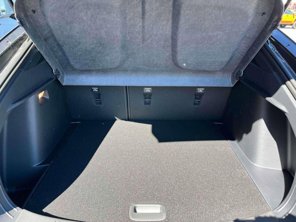 new 2025 Buick Envista car, priced at $25,404