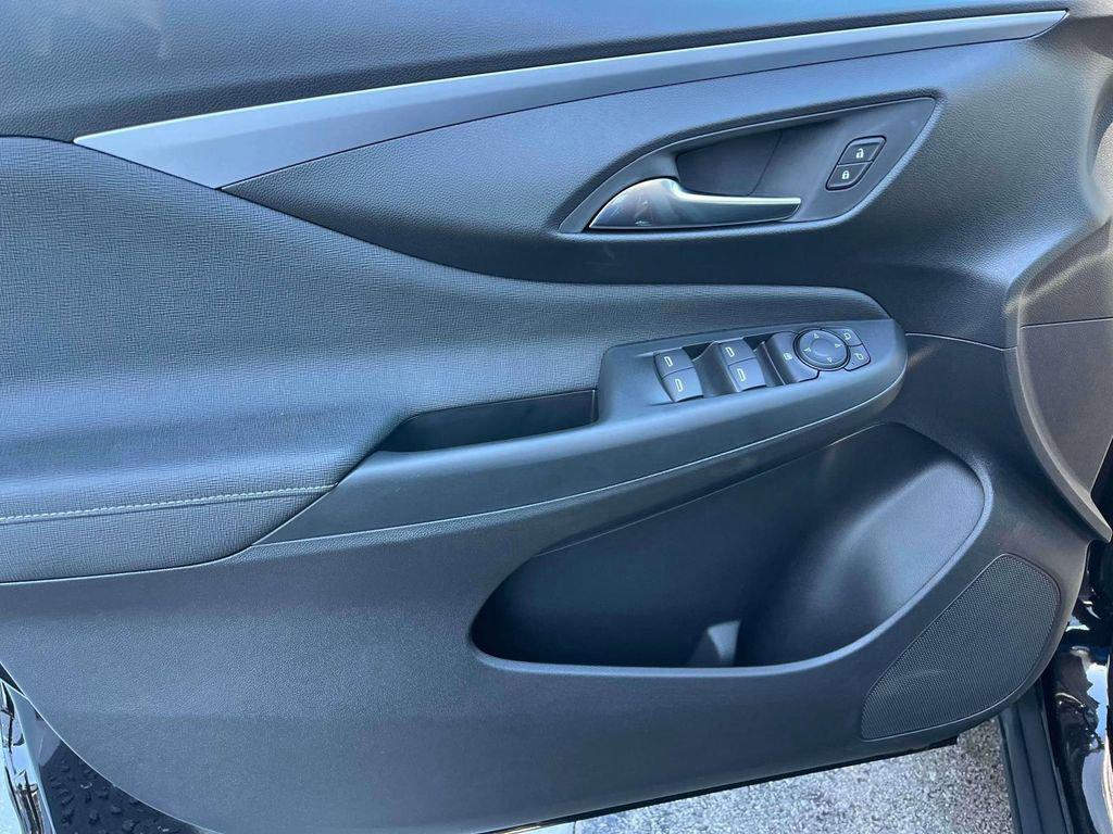 new 2025 Buick Envista car, priced at $25,404