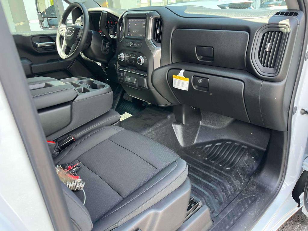 new 2025 GMC Sierra 3500 car, priced at $50,075