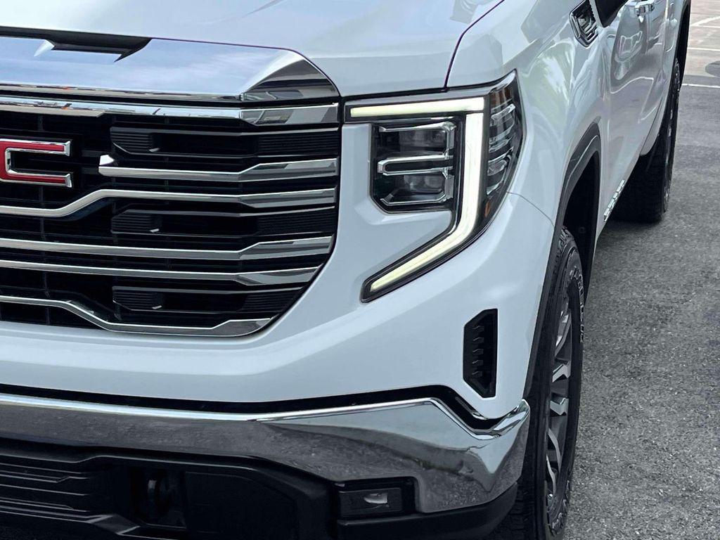used 2022 GMC Sierra 1500 car, priced at $40,320