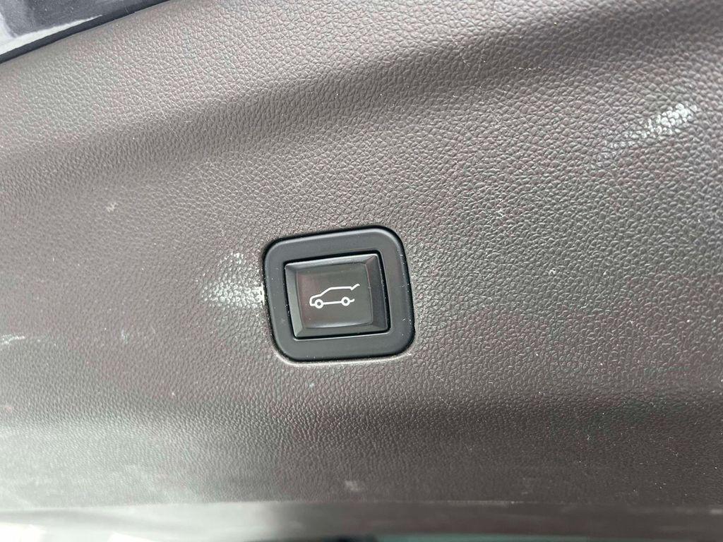 used 2023 GMC Yukon car, priced at $51,464