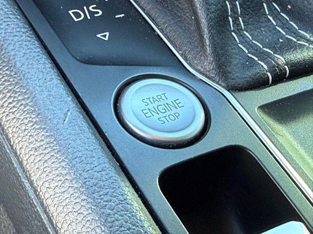 used 2022 Volkswagen Atlas car, priced at $16,800