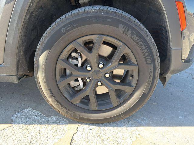 used 2024 Jeep Grand Cherokee L car, priced at $27,700