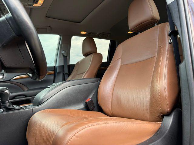 used 2019 Toyota Highlander car, priced at $28,905