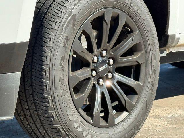 used 2022 GMC Canyon car, priced at $27,439