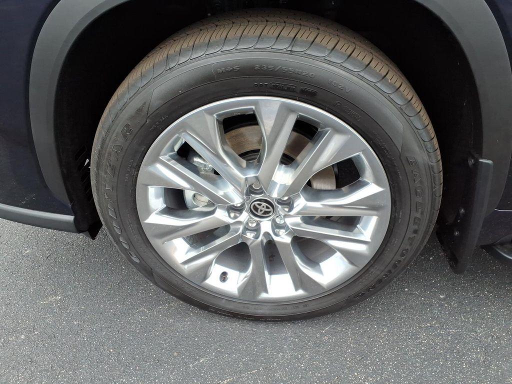 new 2026 Toyota Highlander car, priced at $53,299