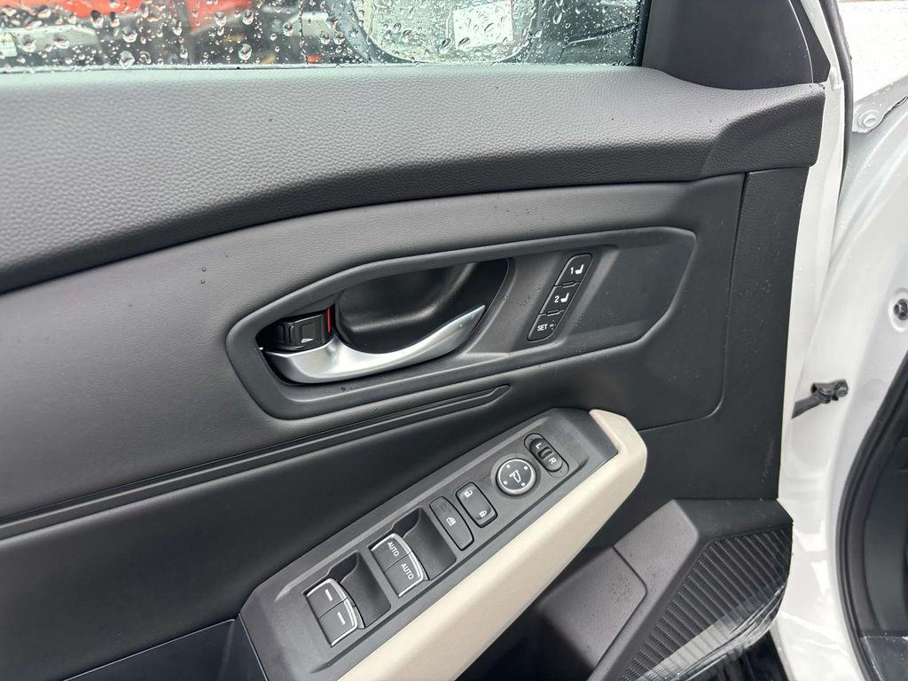 new 2025 Honda Accord Hybrid car, priced at $36,590