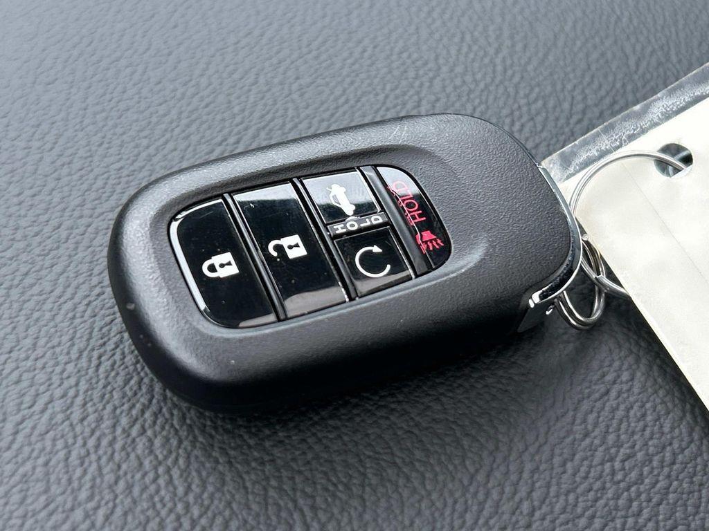 new 2025 Honda Civic Hybrid car, priced at $33,100