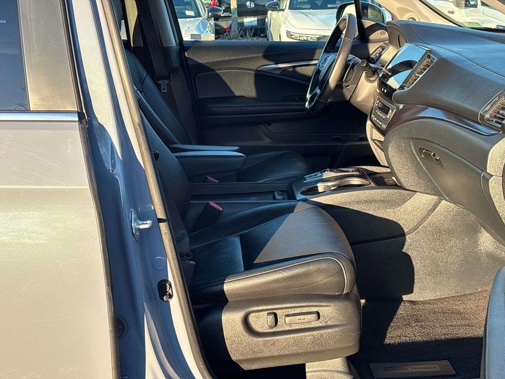 used 2022 Honda Pilot car, priced at $32,487
