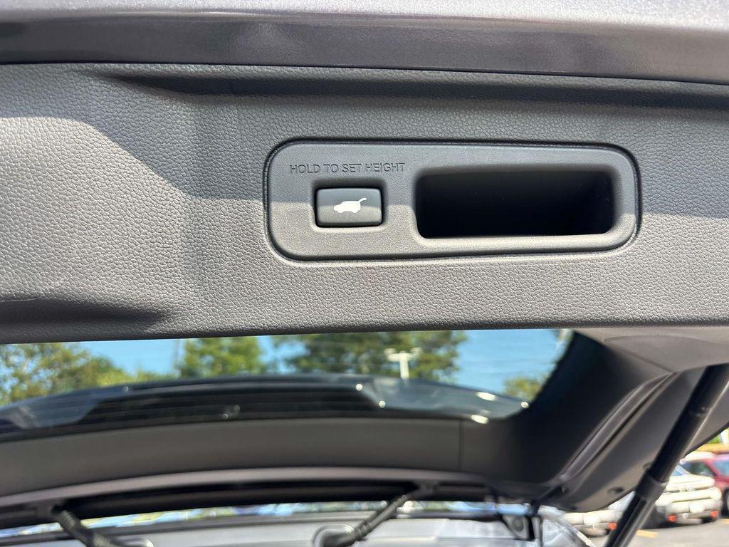 new 2025 Honda Pilot car, priced at $52,950