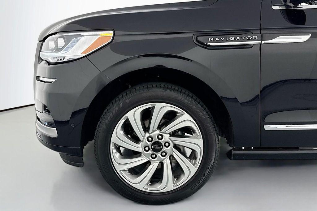 used 2024 Lincoln Navigator car, priced at $51,982