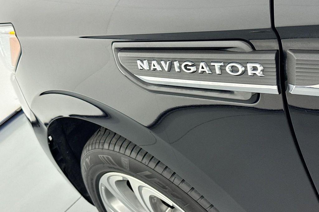 used 2024 Lincoln Navigator car, priced at $51,982