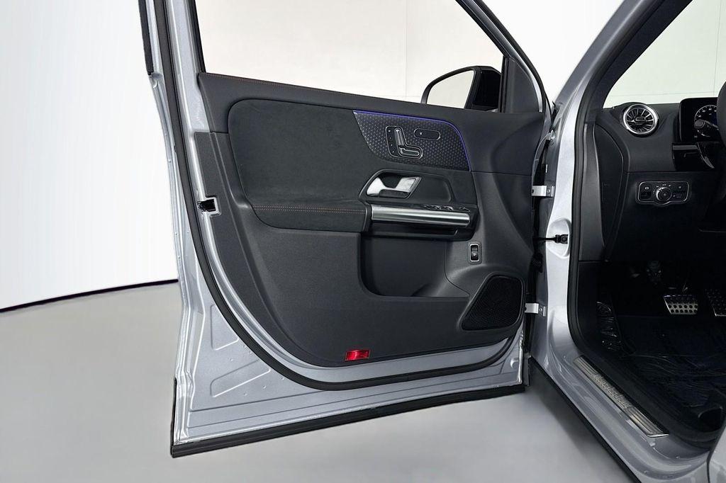 new 2026 Mercedes-Benz GLA 250 car, priced at $52,055