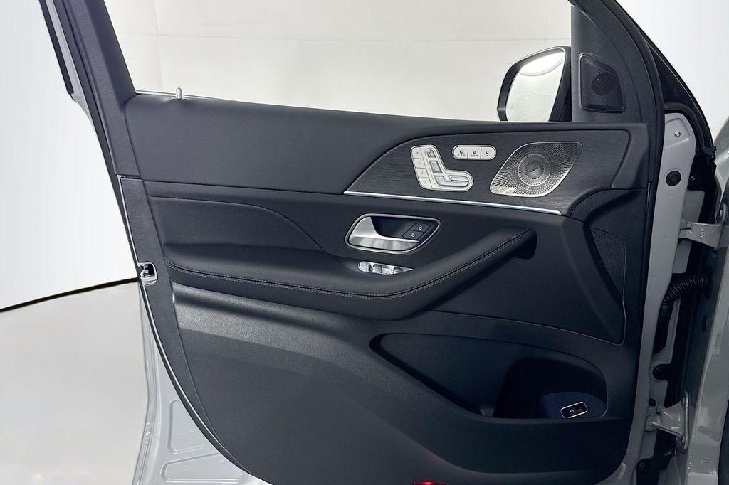 new 2026 Mercedes-Benz GLE 580 car, priced at $98,585