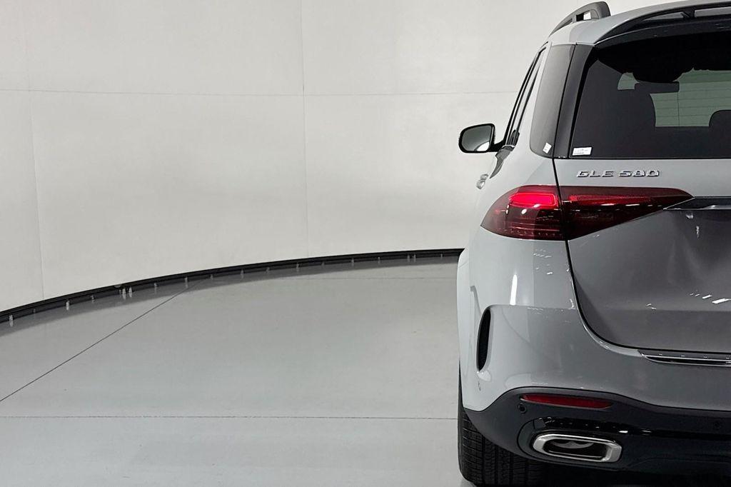 new 2026 Mercedes-Benz GLE 580 car, priced at $98,585