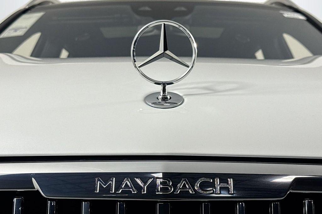 new 2026 Mercedes-Benz Maybach GLS 600 car, priced at $198,205