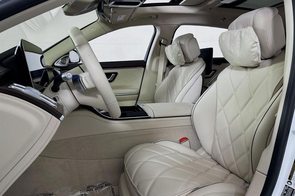 new 2026 Mercedes-Benz Maybach S 580 car, priced at $225,085