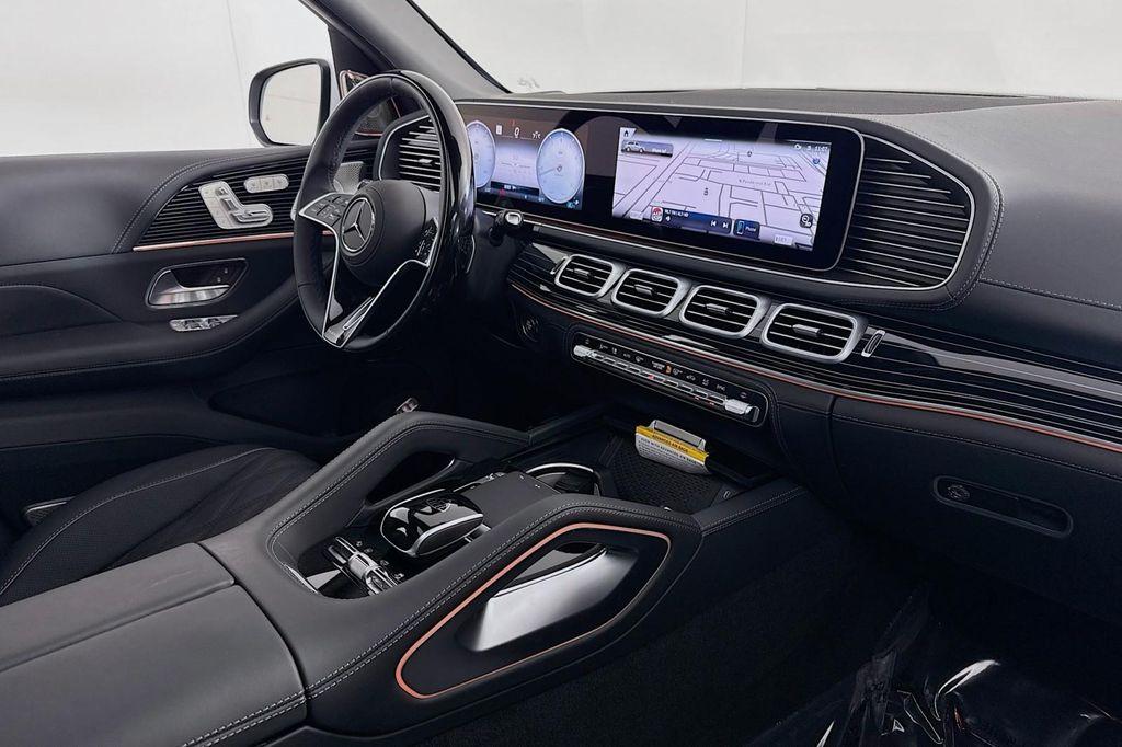 new 2026 Mercedes-Benz Maybach GLS 600 car, priced at $187,850