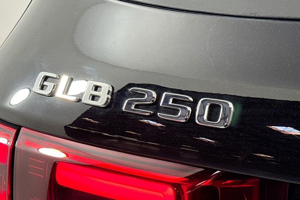 new 2025 Mercedes-Benz GLB 250 car, priced at $47,145