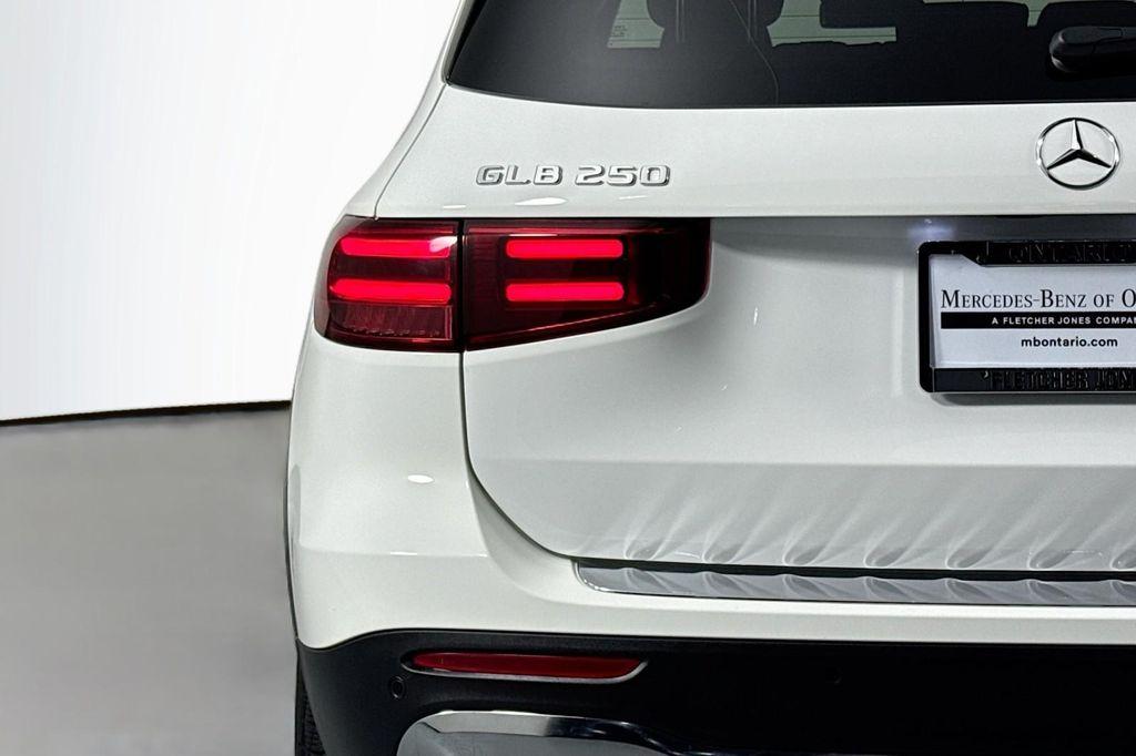 used 2025 Mercedes-Benz GLB 250 car