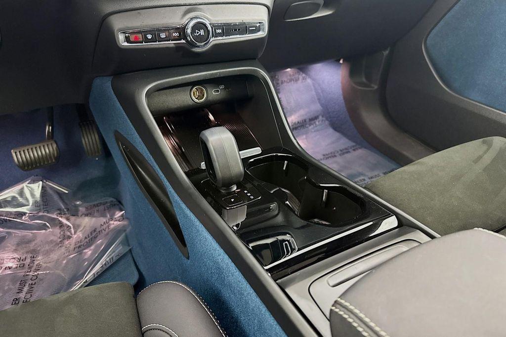 used 2022 Volvo C40 Recharge Pure Electric car, priced at $23,984