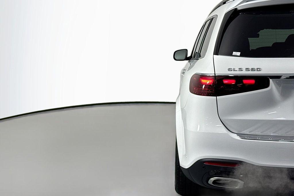 new 2026 Mercedes-Benz GLS 580 car, priced at $123,420
