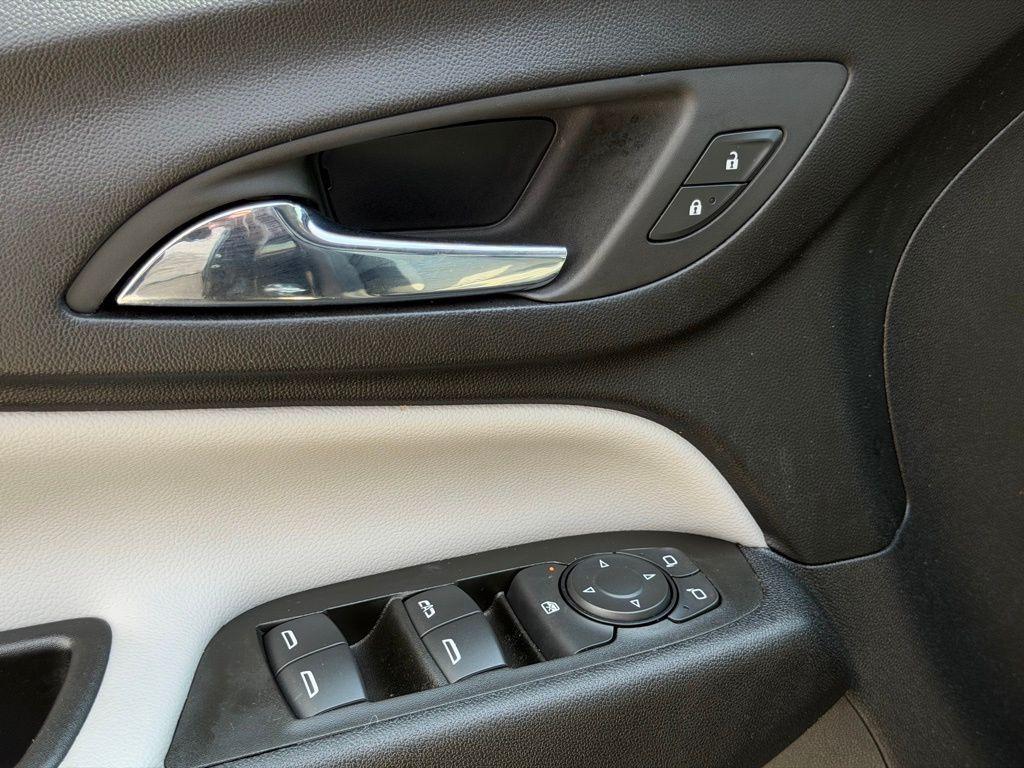 used 2024 Chevrolet Equinox car, priced at $24,999