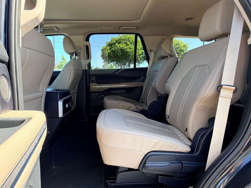 used 2024 Ford Expedition car, priced at $44,999