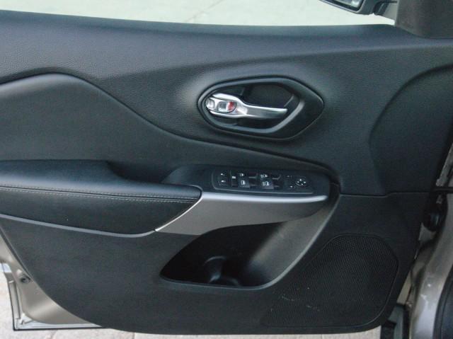 used 2021 Jeep Cherokee car, priced at $21,984