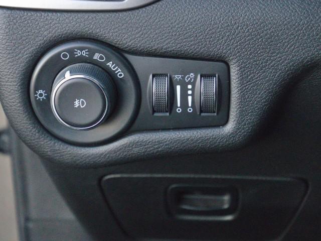 used 2021 Jeep Cherokee car, priced at $21,984