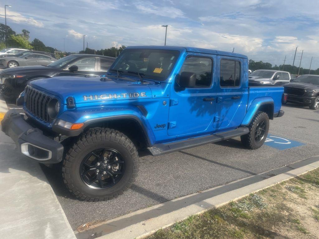 used 2025 Jeep Gladiator car, priced at $39,455