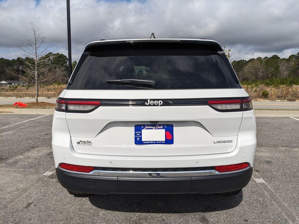 new 2026 Jeep Grand Cherokee car, priced at $35,900