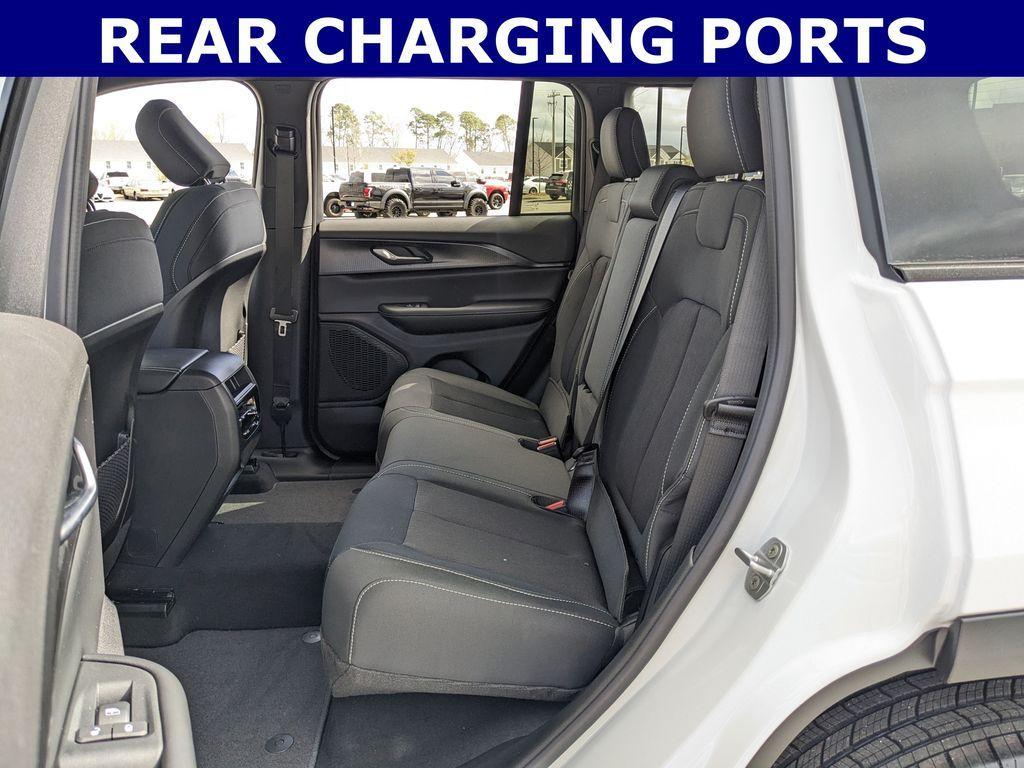 new 2026 Jeep Grand Cherokee car, priced at $35,900
