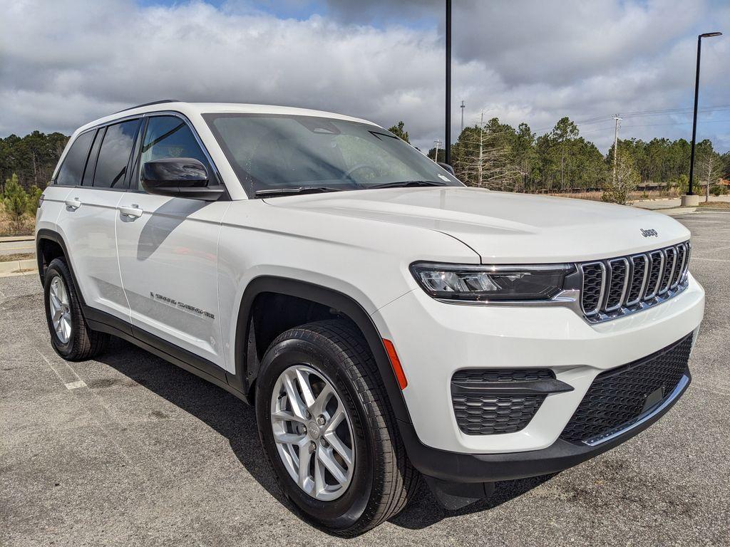 new 2026 Jeep Grand Cherokee car, priced at $35,900