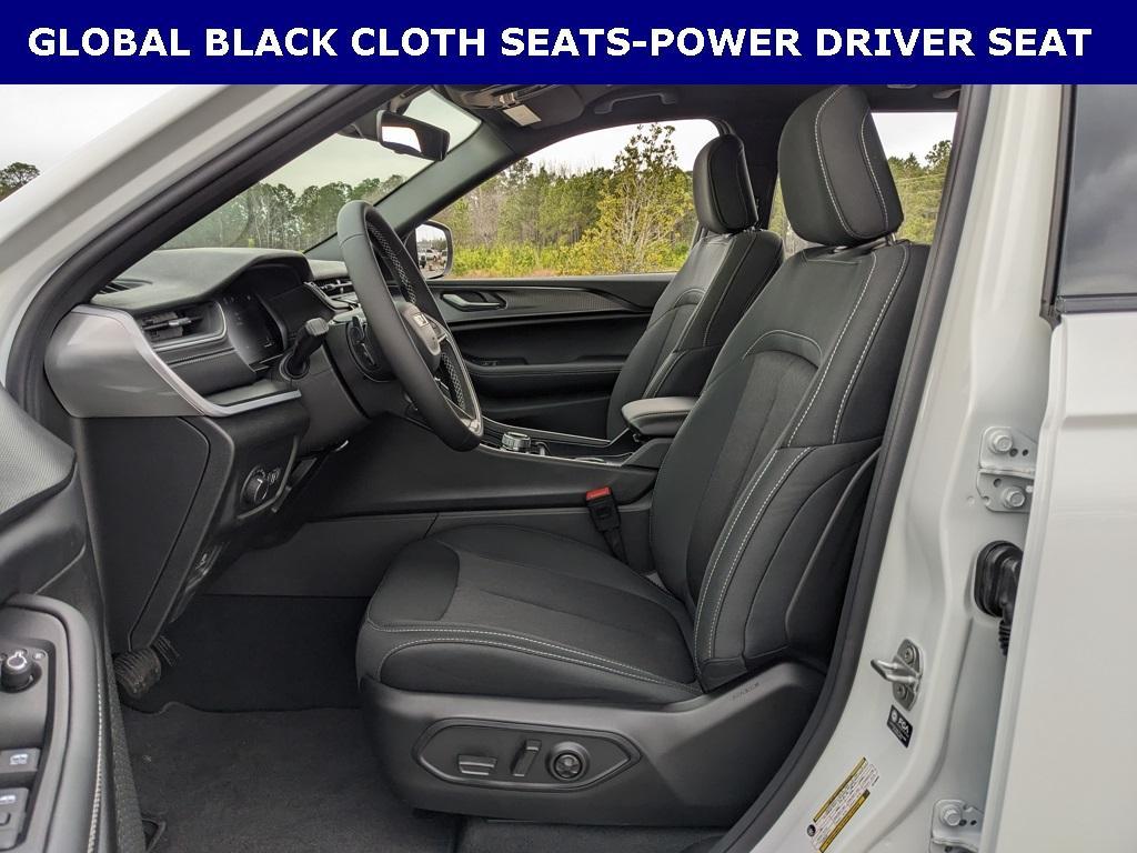 new 2025 Jeep Grand Cherokee car, priced at $36,577