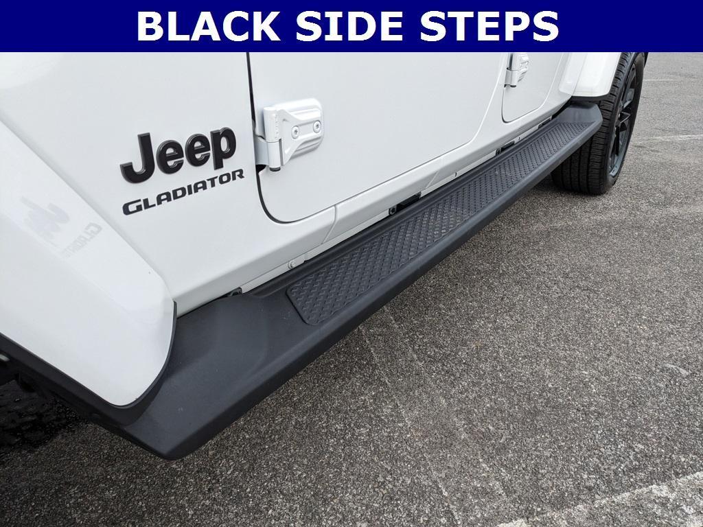 used 2022 Jeep Gladiator car, priced at $35,150