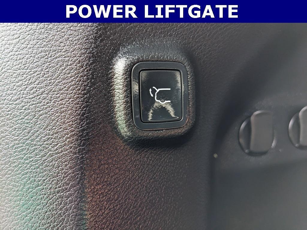 used 2020 Jeep Cherokee car, priced at $16,849