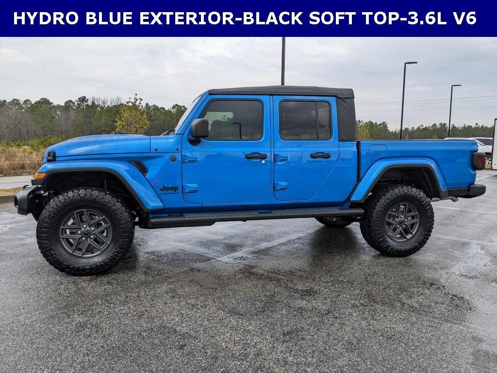 new 2026 Jeep Gladiator car, priced at $44,409