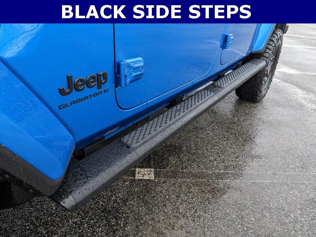 new 2026 Jeep Gladiator car, priced at $44,409
