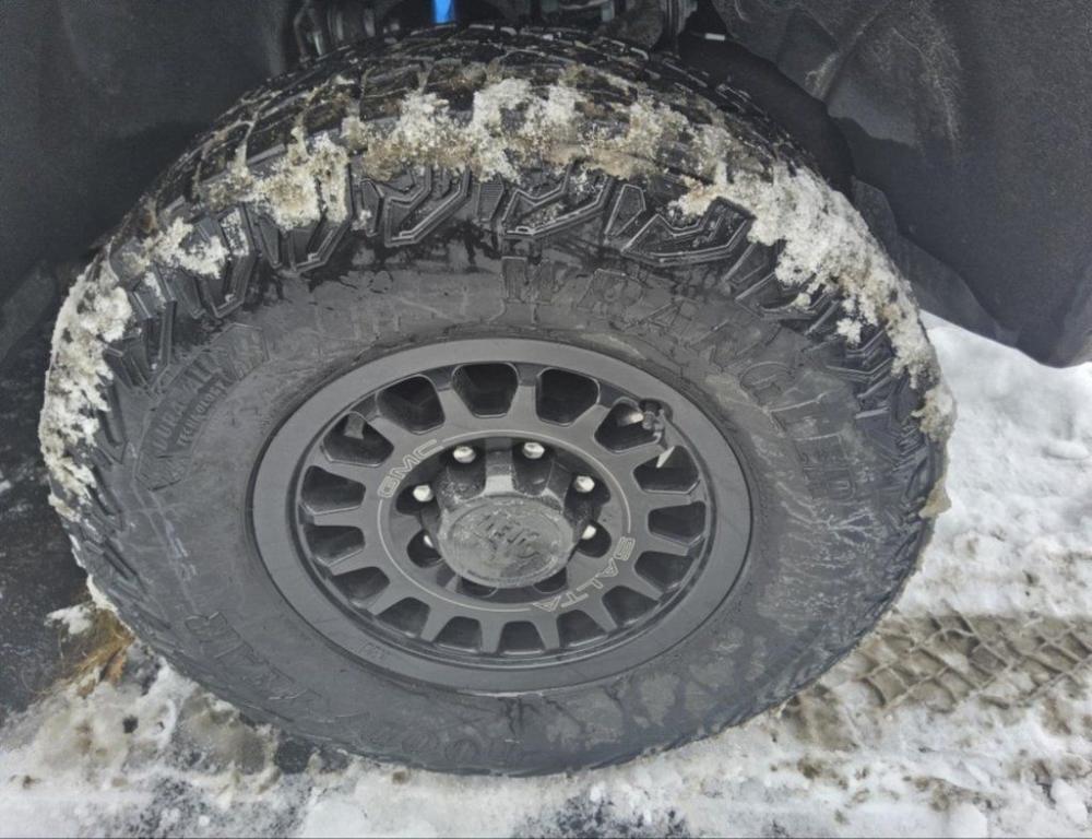 used 2024 GMC Sierra 2500 car, priced at $77,377