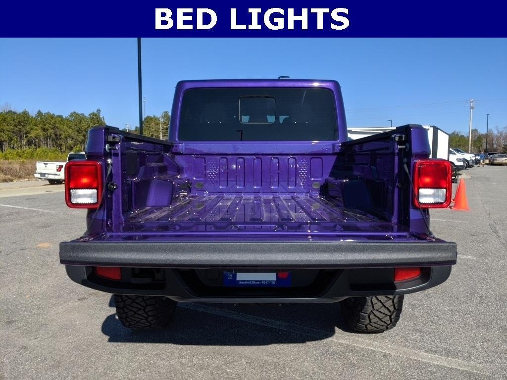 new 2026 Jeep Gladiator car, priced at $49,977