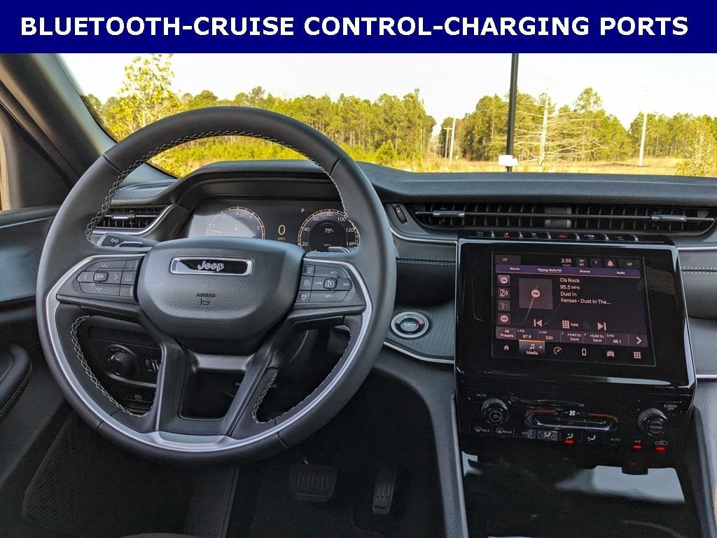 new 2025 Jeep Grand Cherokee car, priced at $32,827