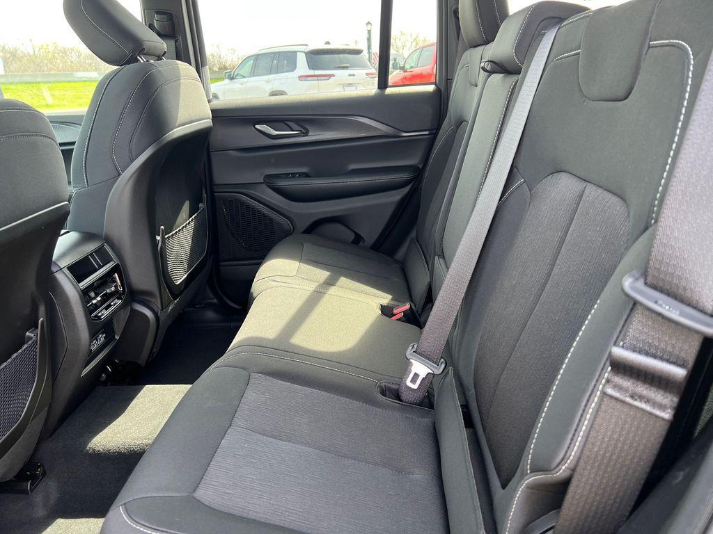 new 2026 Jeep Grand Cherokee car, priced at $36,736