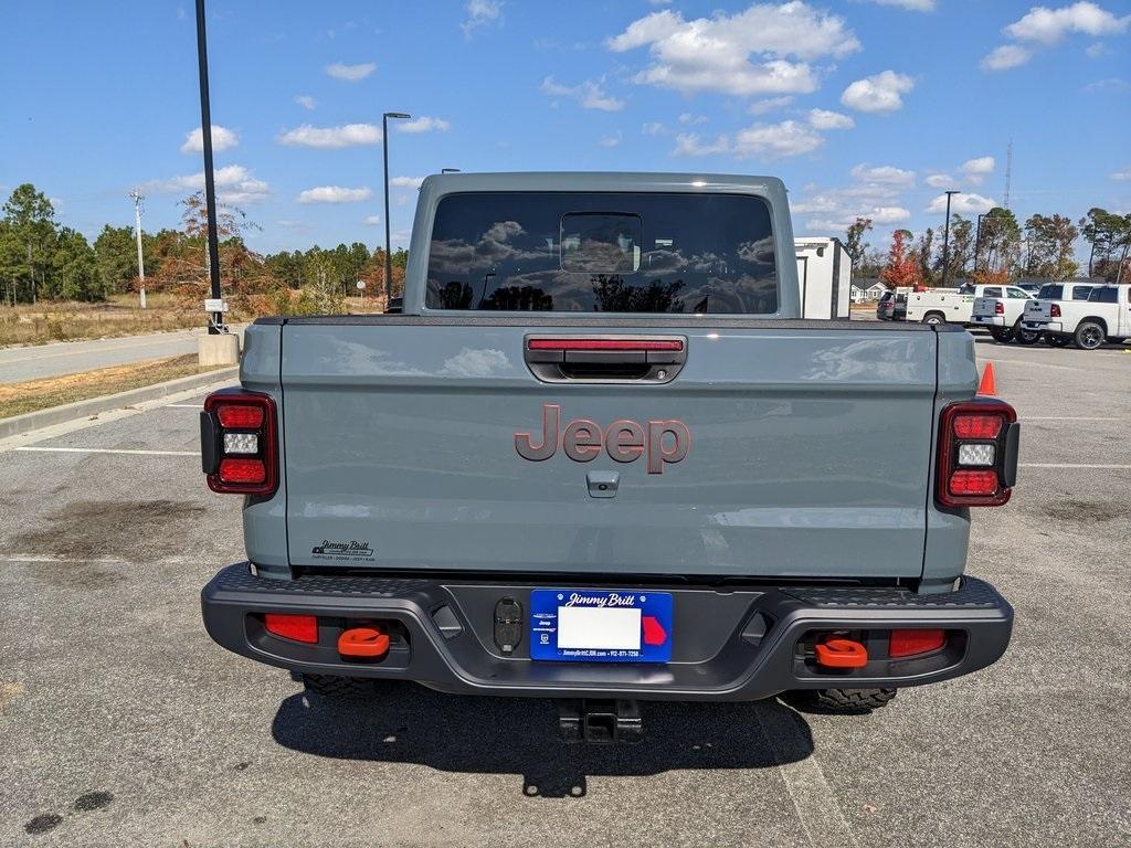 new 2026 Jeep Gladiator car, priced at $52,077