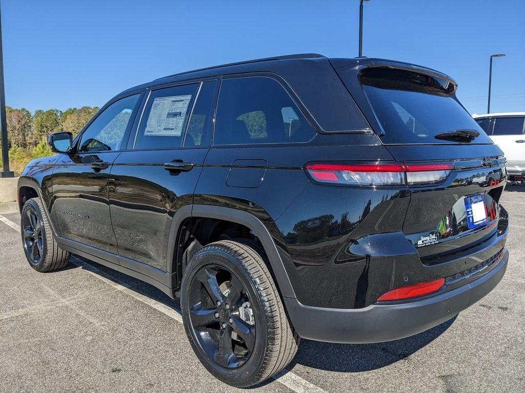 new 2025 Jeep Grand Cherokee car, priced at $38,827